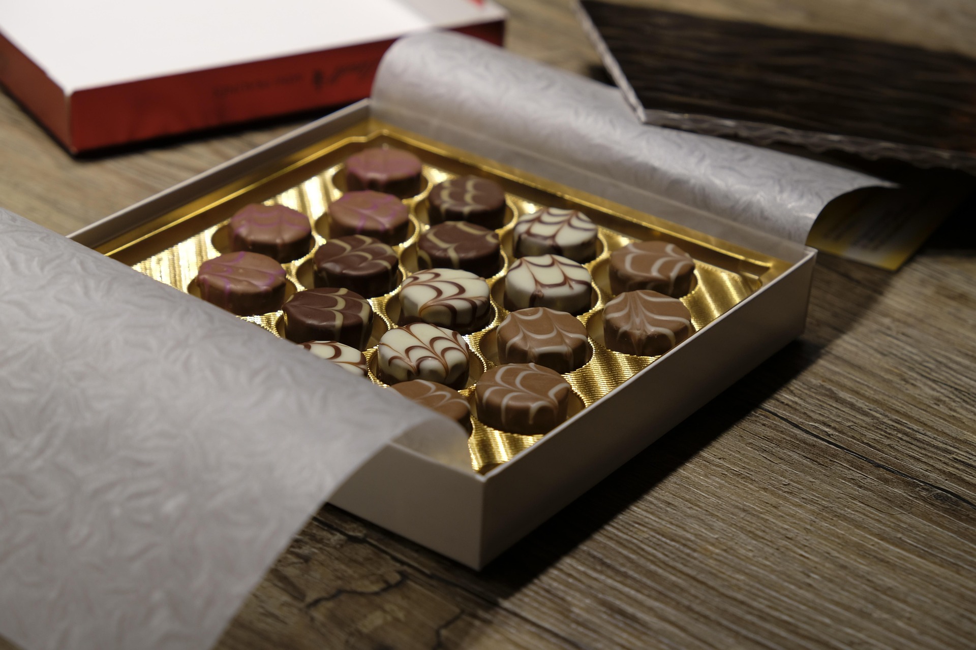 chocolates-2855258_1920.jpg